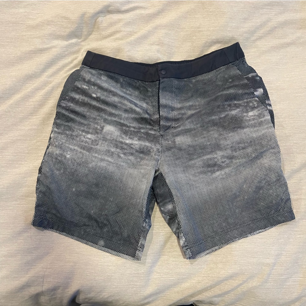 Men’s XXL Shorts Lululemon Blue White Drawstring Zipper Back Pocket